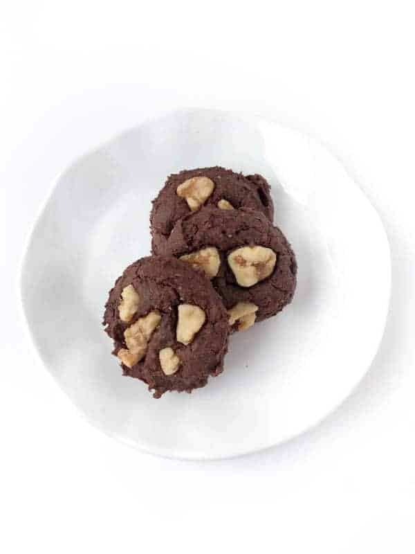 Vegan Chocolate Walnut Cookies - The Lemon Bowl