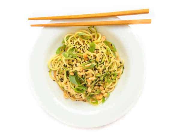 Cold Sesame Peanut Zucchini Noodles - The Lemon Bowl