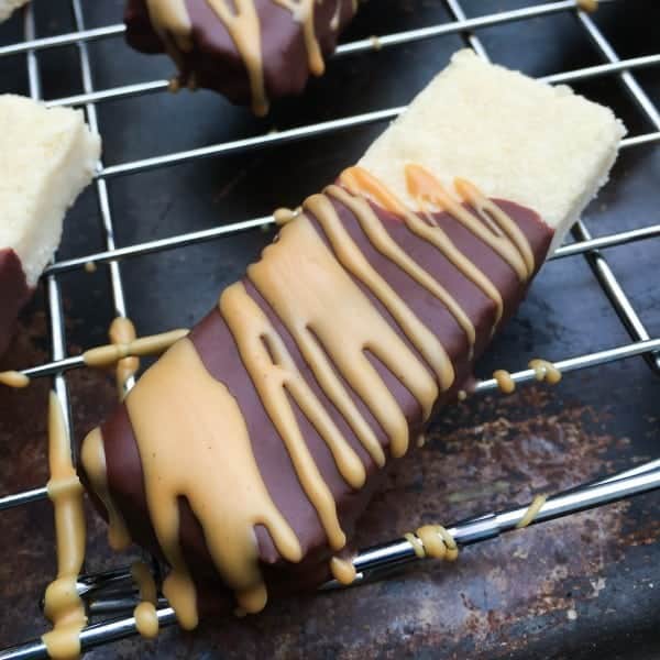 Peanut Butter Drizzled Shortbread - The best cookie recipe!