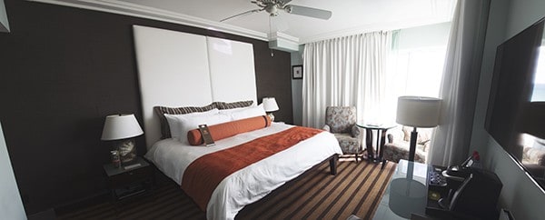 guest-rooms-at-the-palms