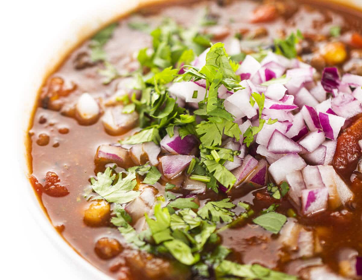 Easy Slow Cooker Beef Chili