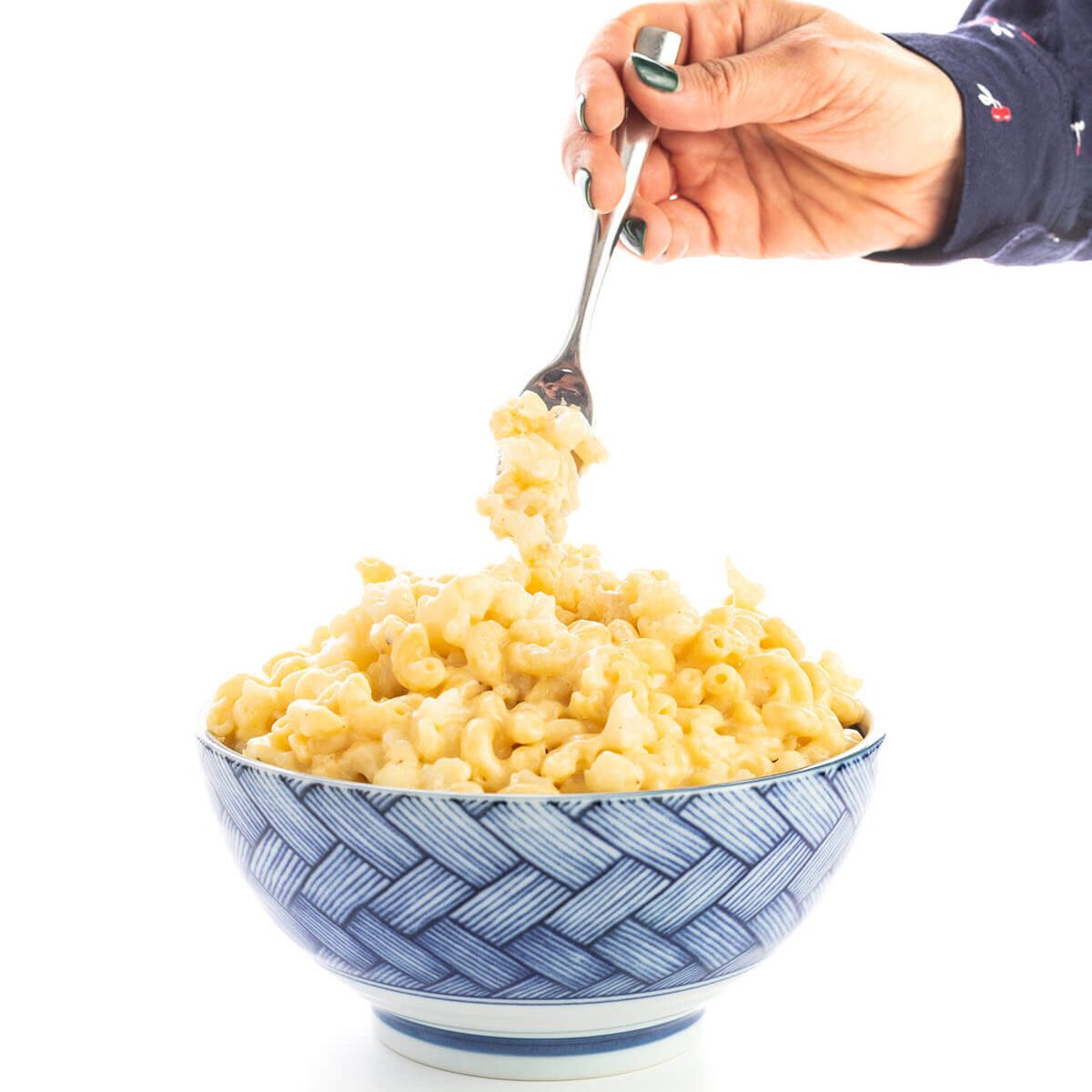 Healthy Stovetop Mac and Cheese with Caulifllower in a bowl