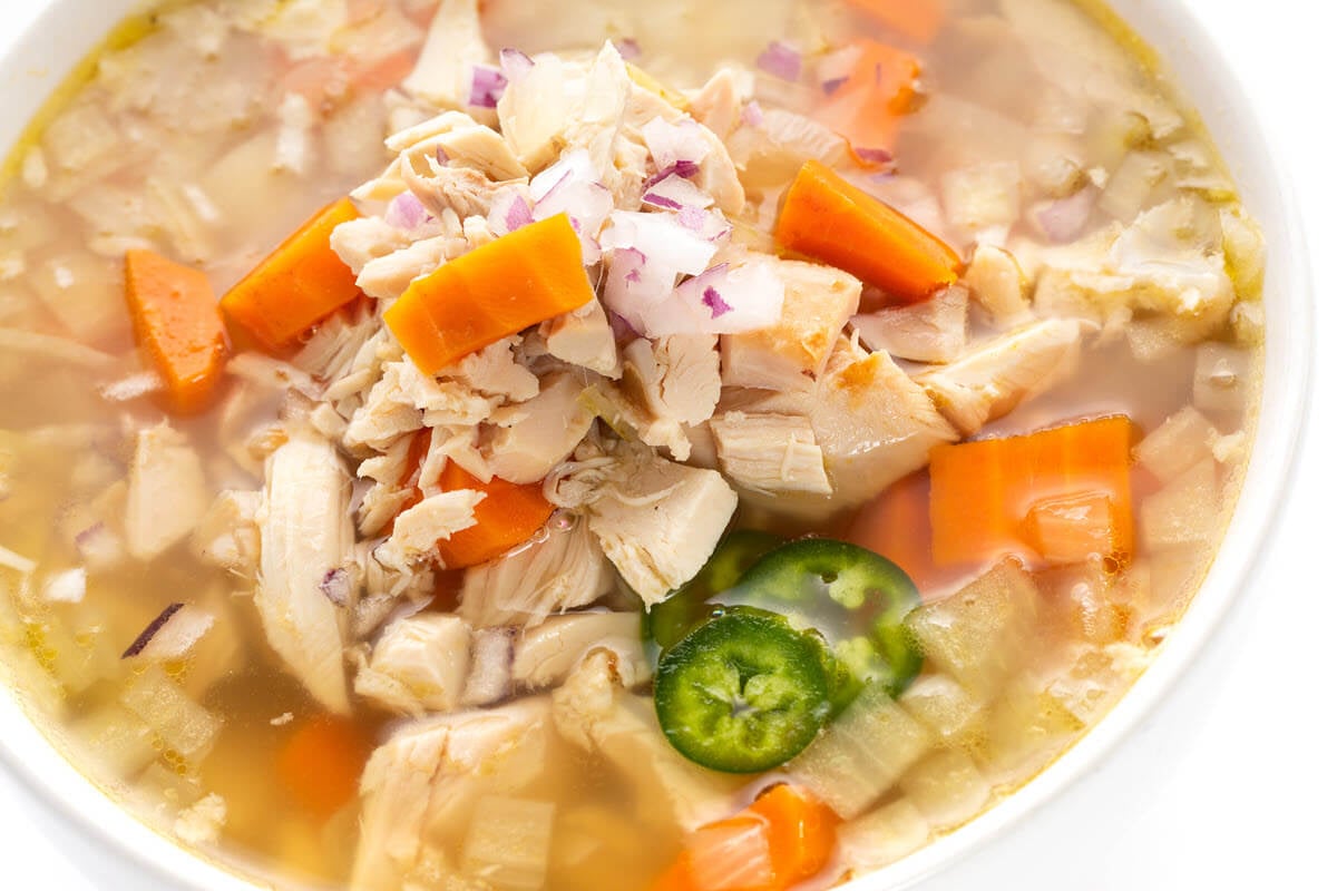 Caldo de pollo.
