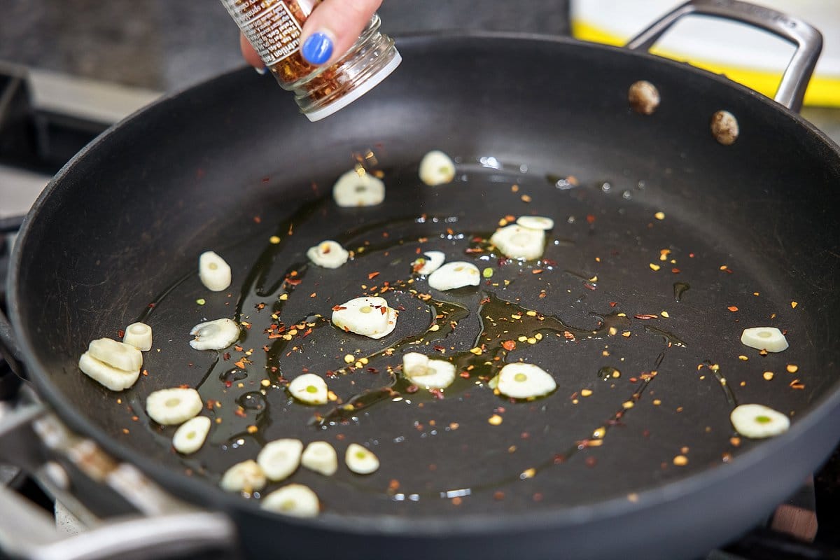 saute garlic red chili flakes