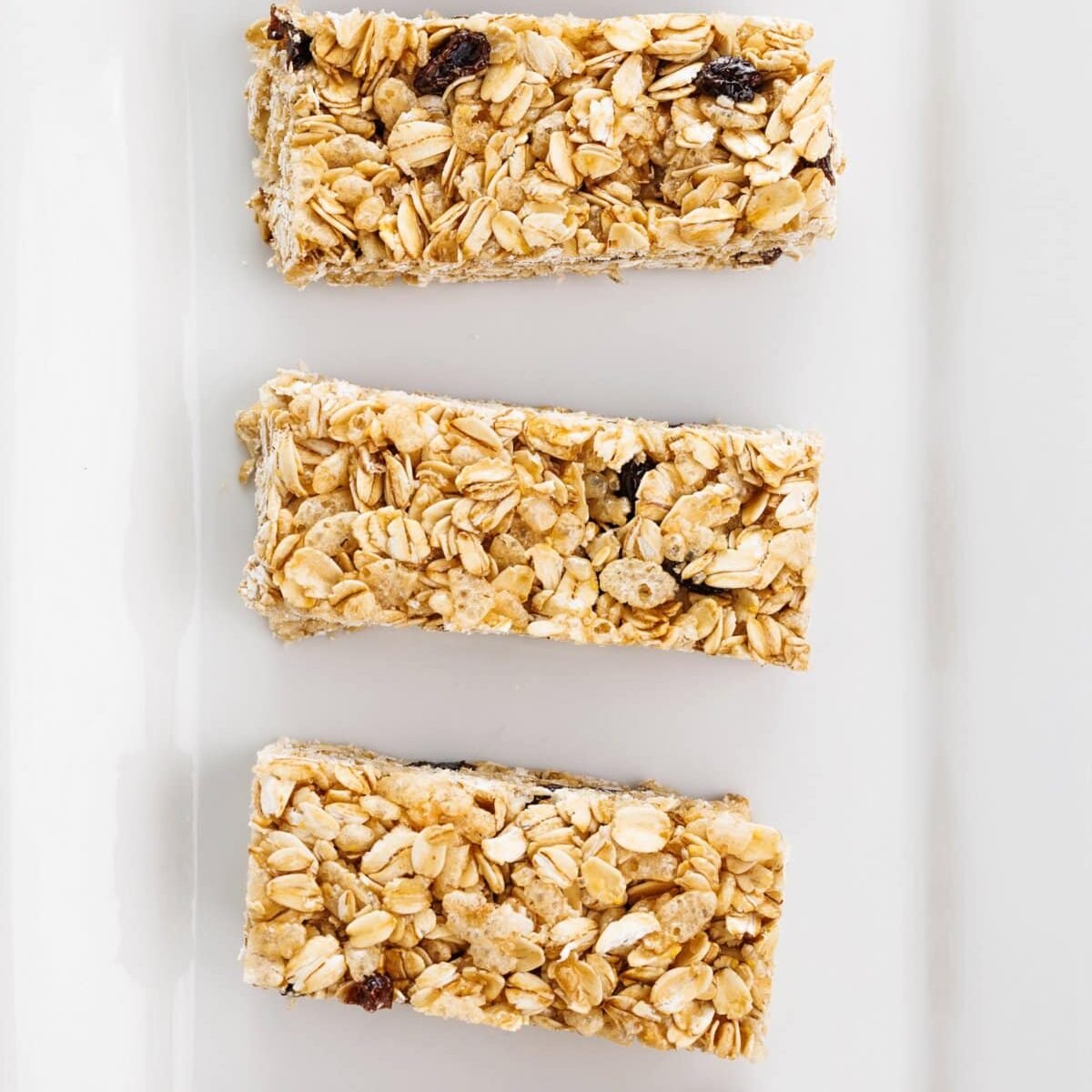 Chewy Oatmeal Raisin Granola Bars